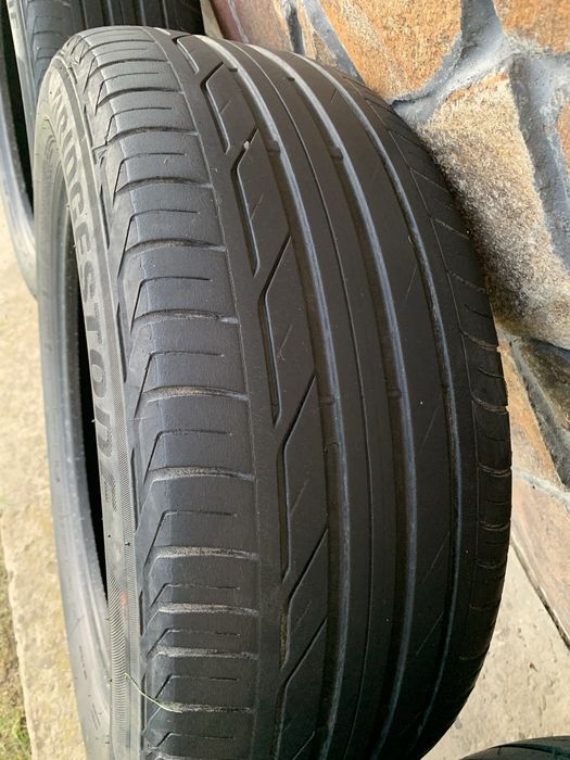 Шини r17 225/55 комплект шин літо BRIDGESTONE