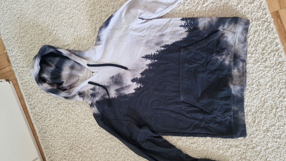 Bluza z kapturem kaptur las czarna biała czarno