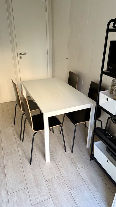 Mesa extensível + 4 cadeiras