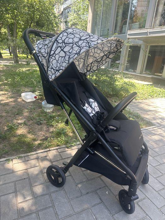 Прогулочная коляска Peg-Perego Selfie (Grafic Gold)