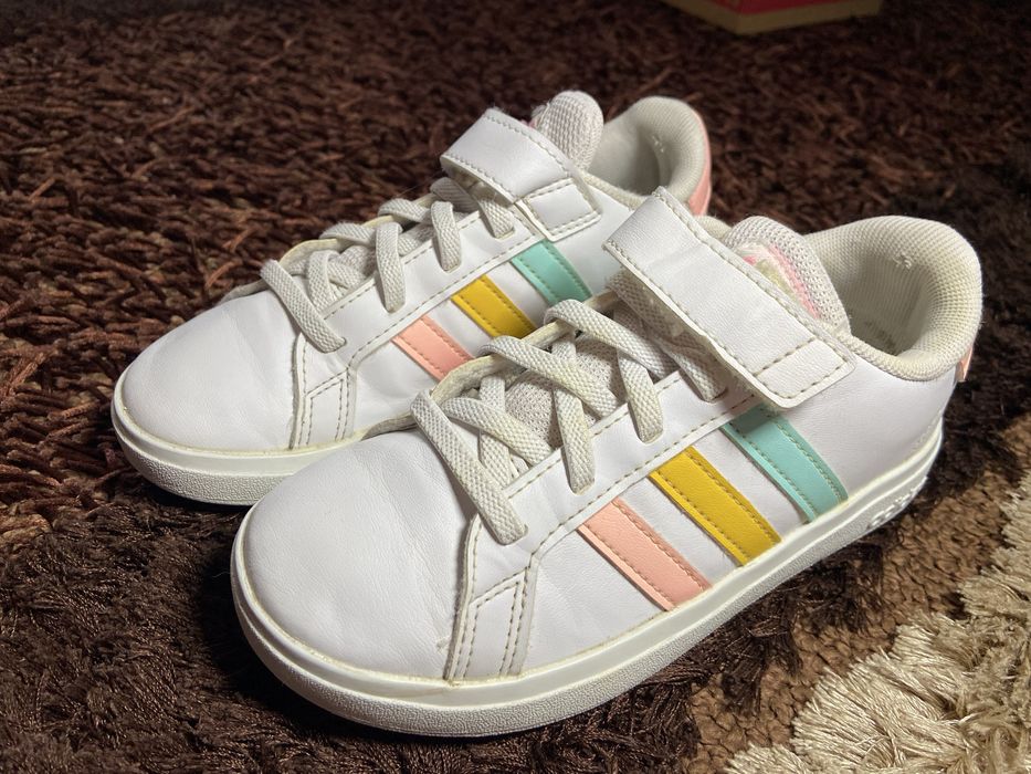 Кеди Adidas 30 розмір, на дівчинку