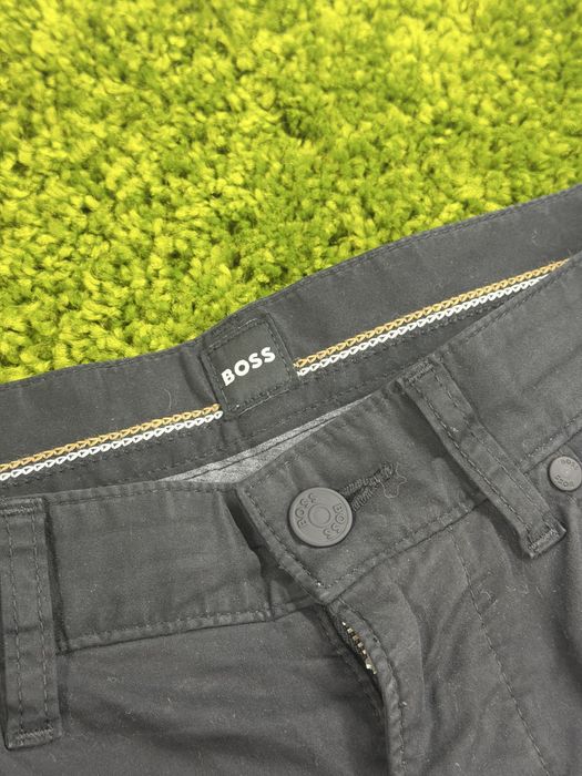 Штани від бренду Boss