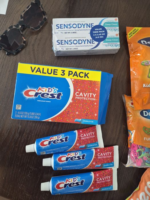 Зубна паста Sensodyne, Kid's Crest та флосери DenTek для дітей (з США)