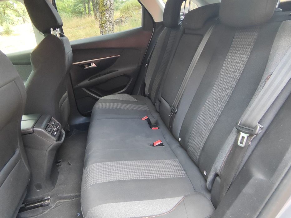 Peugeot 3008 Active 1.5 BlueHDi 130cv