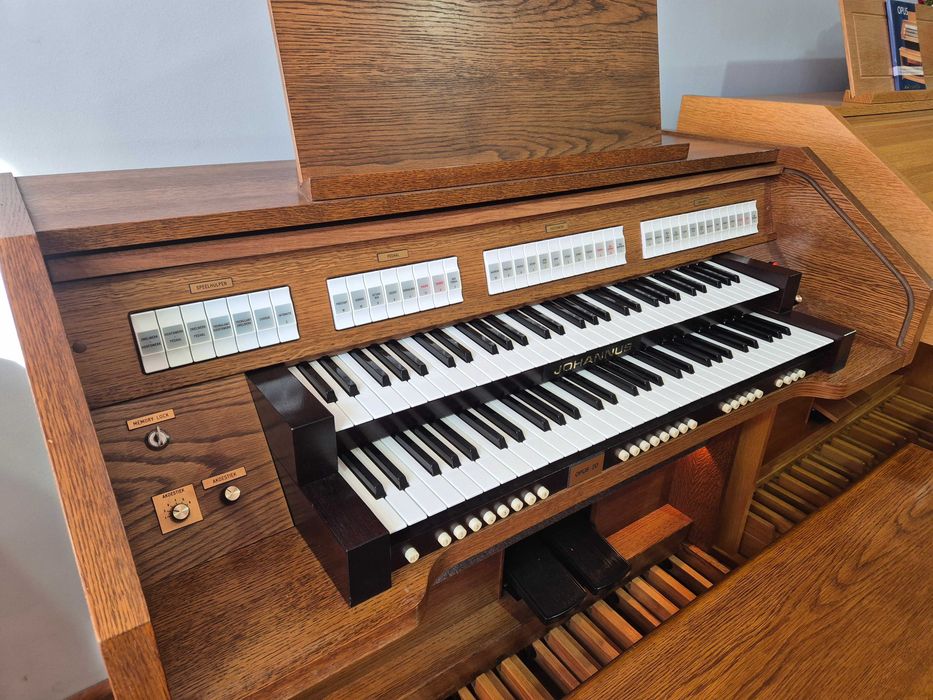 Cyfrowe organy kościelne Johannus Opus 20