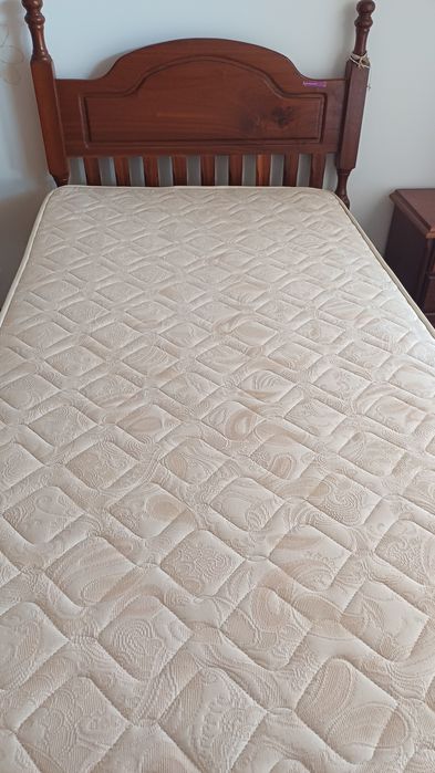 Cama 190x100 completa  mesa cabeceira
