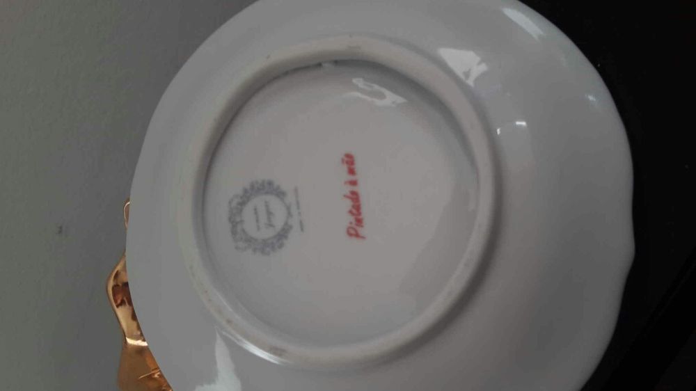 Chávenas pintadas à mão