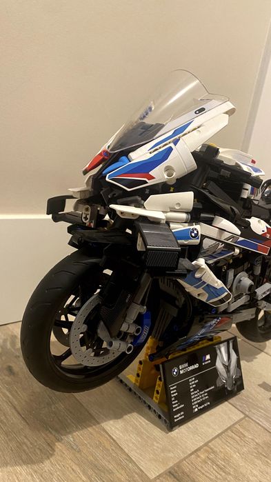 Oryginalne LEGO Technic - BMW M 1000 RR