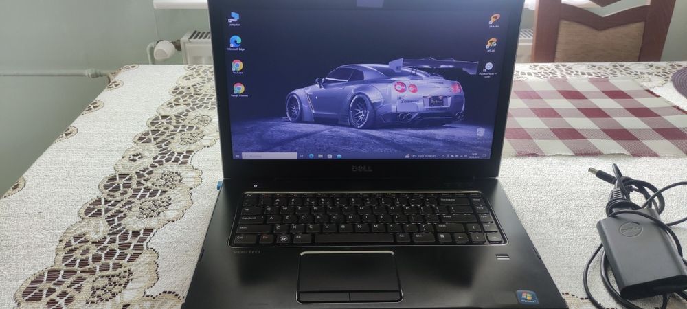 Laptop Dell Vostro 3550  Windows 10 pro.