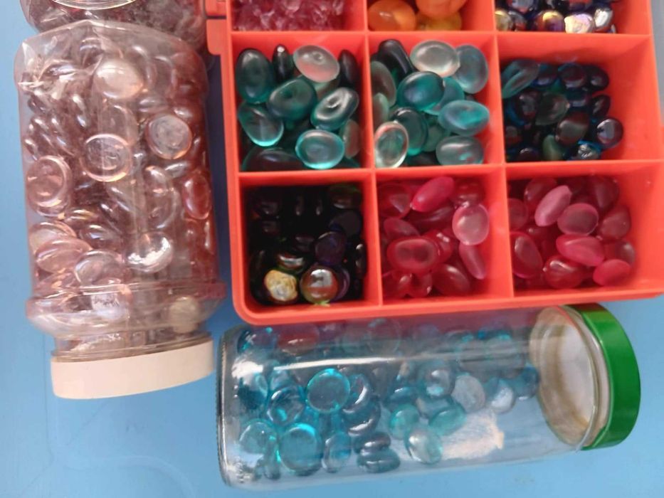 conjunto de pedras para trabalhos decorativos
