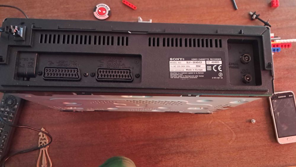 Leitor e Gravador de Vídeo VHS Sony SLV-SE40 tem  6 cabeças