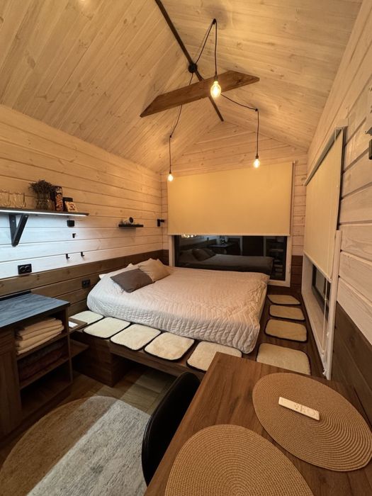 СЬОГОДНІ ВІЛЬНО | Будиночок з чаном у лісі — для двох, 15 хв від Києва