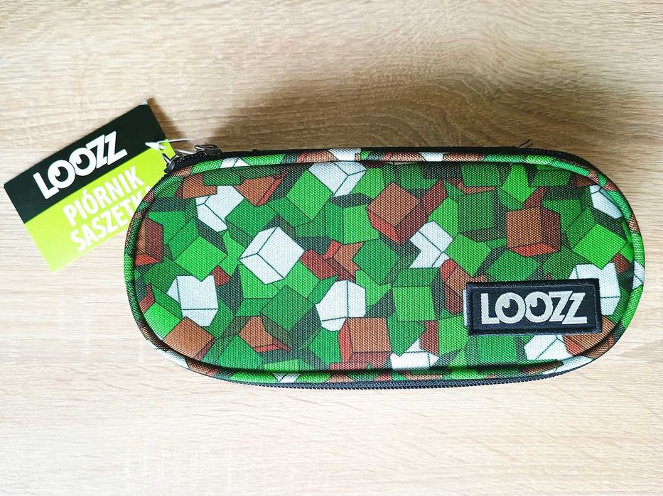 Piórnik szkolny marki Loozz, Nowy