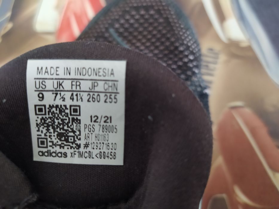 Продам кросівки Adidas, розмір 41.5