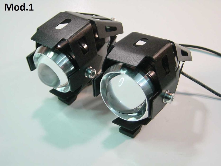 Faróis auxiliares LED com máximo, médio e strobe