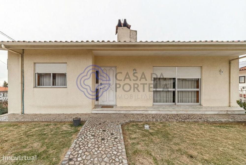 Moradia 4 frentes em Sanfins Santa maria da Feira