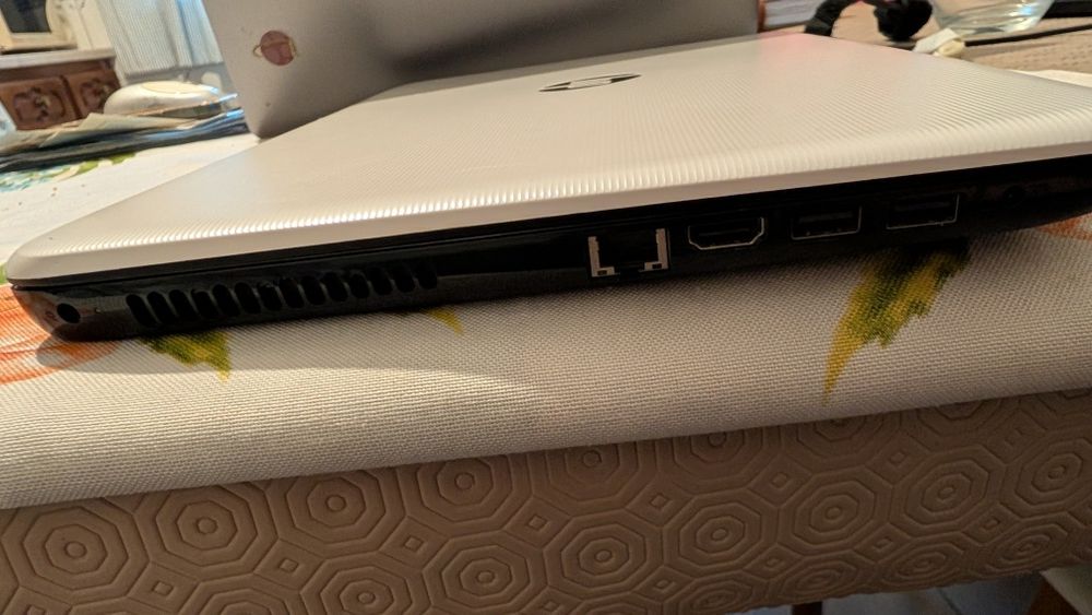 Portátil HP 15-AY00NP 15.6"