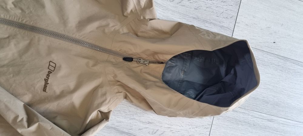 Berghaus  M.         .