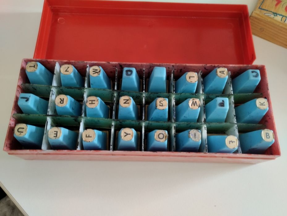 Pieczątki literki z epoki PRL-u