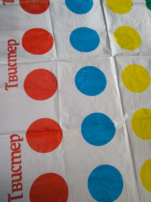 Твистер гра  поле