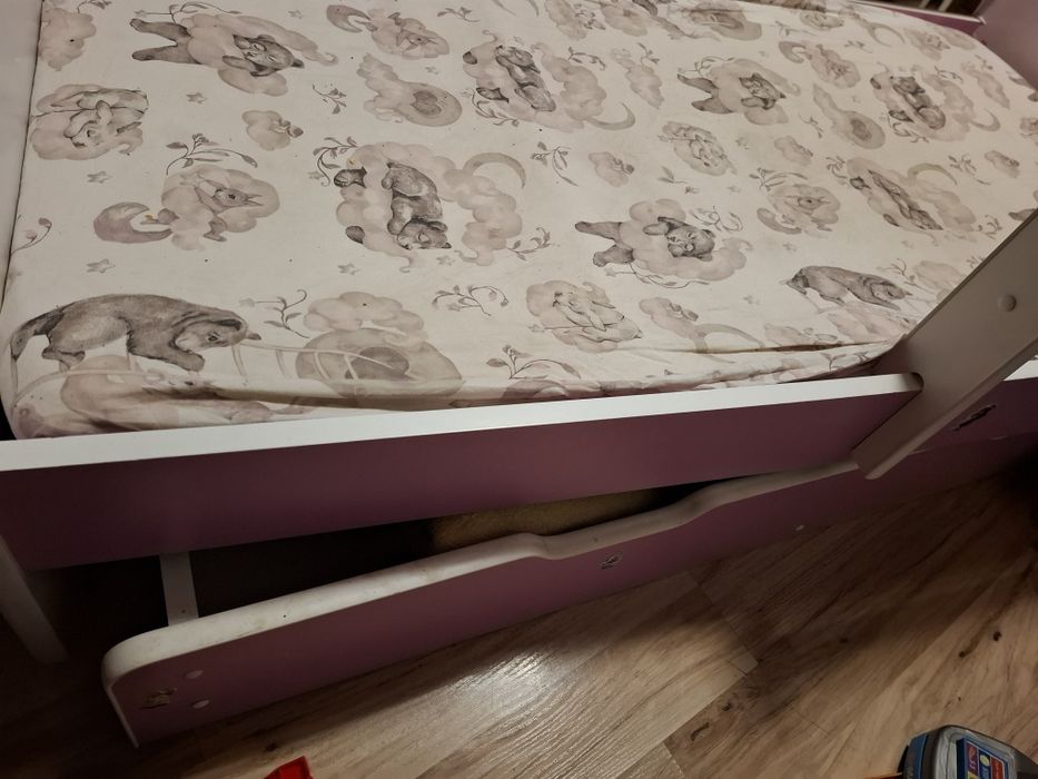 Łóżko dla dziewczynki i dla chłopca