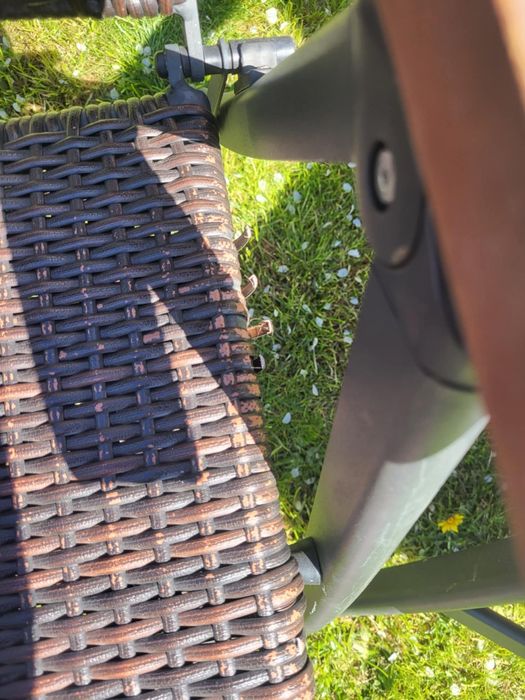 Krzesła rattanowe pozycyjne