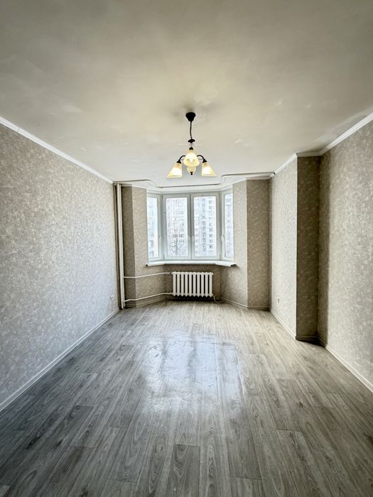 Продається 1 кімнтана квартира на ДВРЗ.Алматинська 39-З.Стара Дарниця.