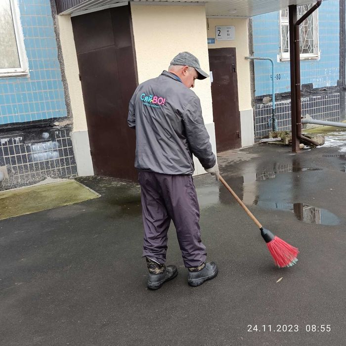 Послуги прибирання для ОСББ та ЖБК, прибирання під'їздів та території.