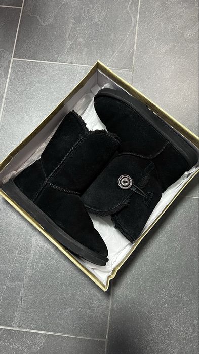 Жіночі уггі Lasocki, розмір 36, натуральна замша