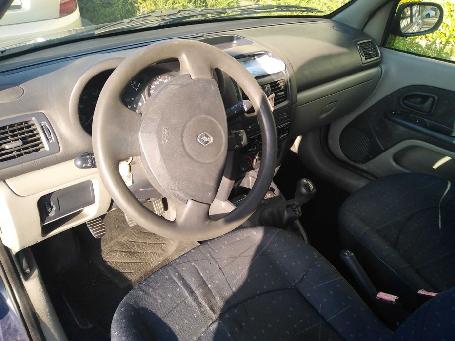 Renault Clio — fotografia 4