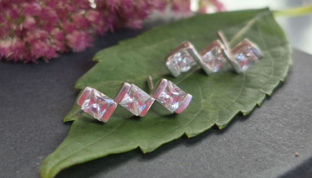 Srebrne kolczyki wkrętki 925 z cyrkoniami