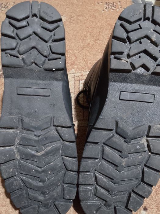 Продам ботинки зимние