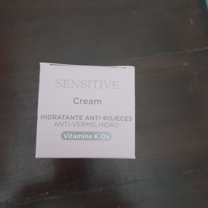 Cream hidratante anti-vermelhidão com Vitamina  K Ox da deliplus