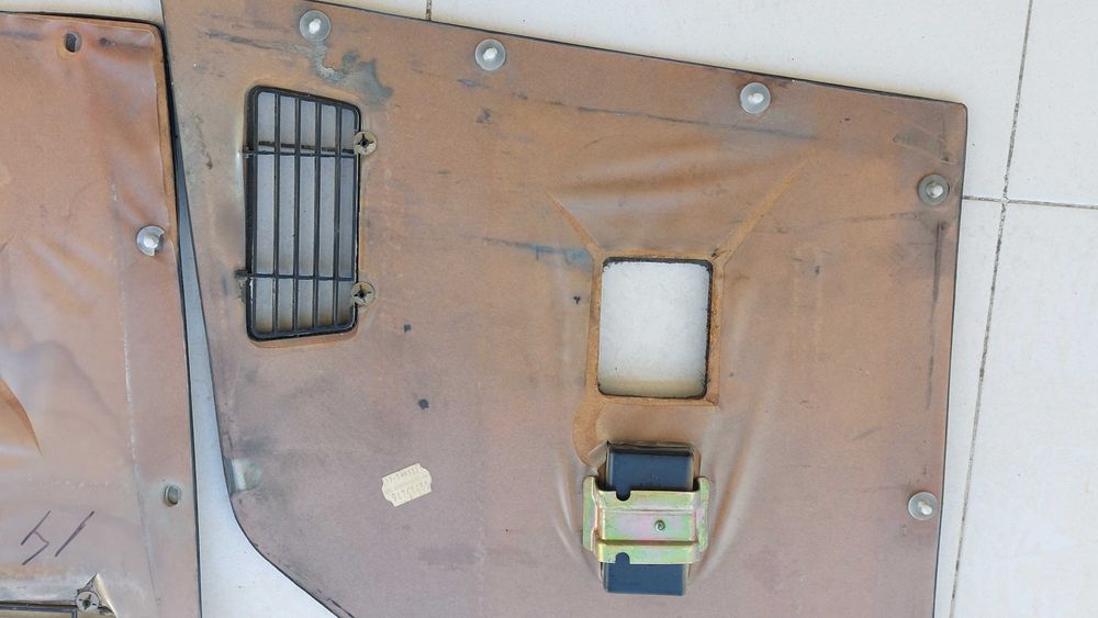 Peugeot 205 XS DTurbo Quartelas Forras Porta Traseiras 3 Portas