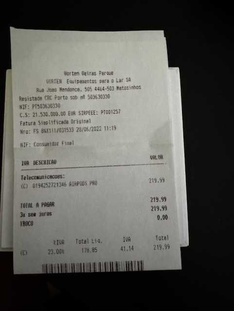 Apple AirPods Pro with MagSafe Charging Case