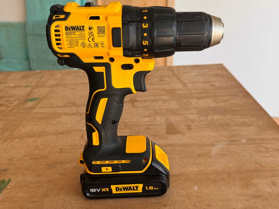 Aparafusadora Dewalt DSD777