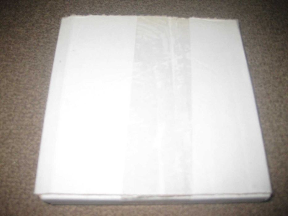 Cinzeiro Decorativo/Novo e Embalado!