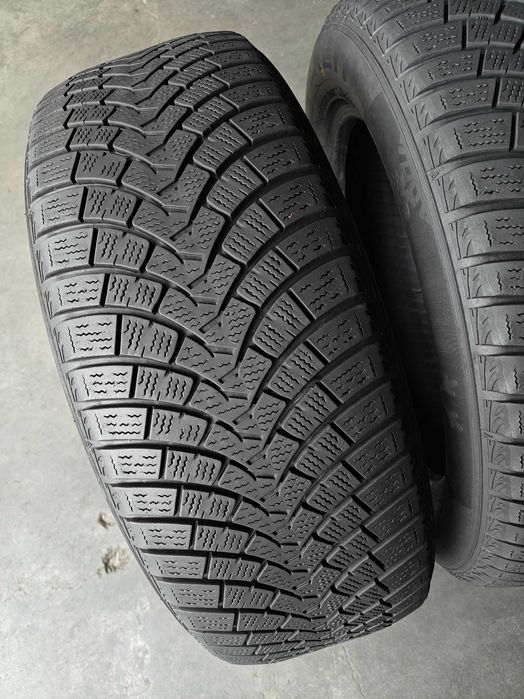 Шини r18 235/55 104Т всесезонні Falken з американського авто, добрий стан