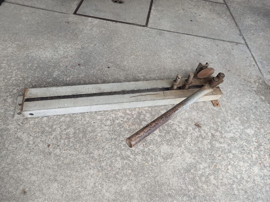 Máquina de dobrar ferro