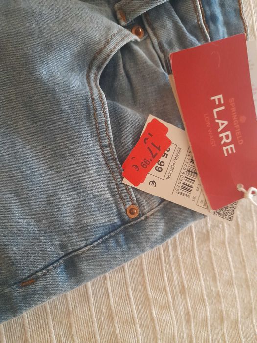 15 € a quem vier buscar. Calças de ganga Springfield.