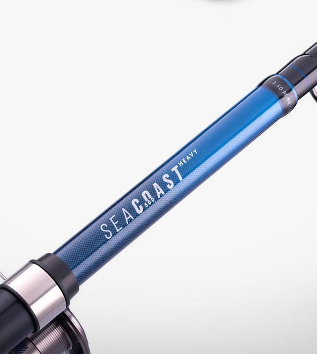 Cana de pesca de fundo no mar Seacoast