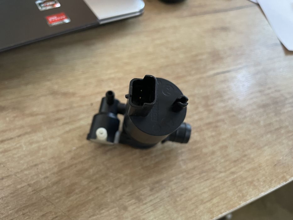 Моторчик бачка омывателя Nissan Rogue рог