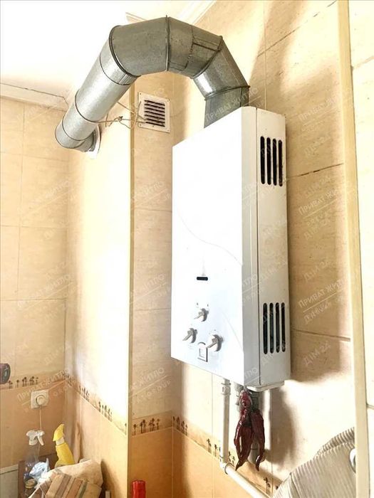 Будинок із земельною ділянкою 1 га, неподалік від міста Решетилівка