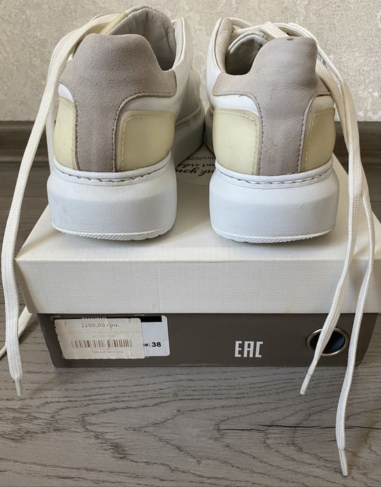 Жіночі шкіряні кеди FASHIONISTA