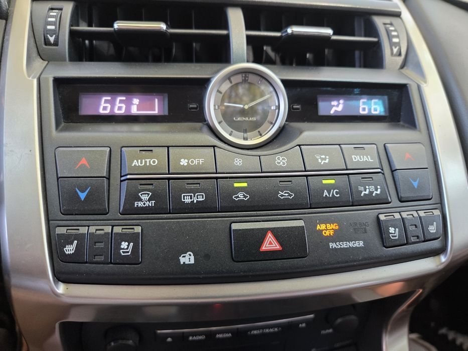 Lexus NX200T , 4wd (повний привід) , акпп ( автомат) , 2015р.