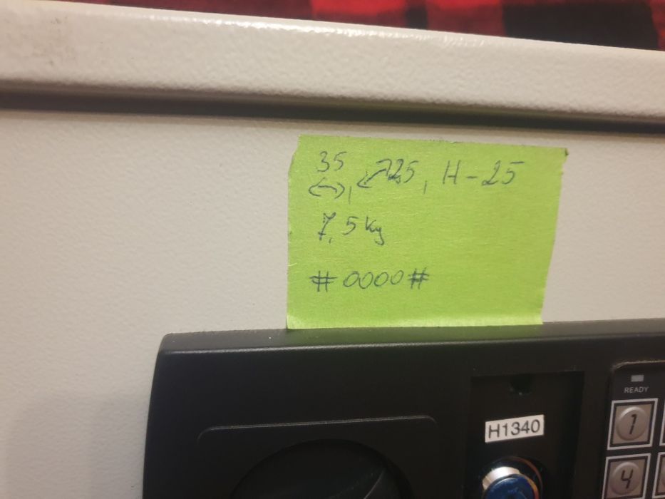 Sejf gabinetowy sejf elektroniczny sejf podręczny