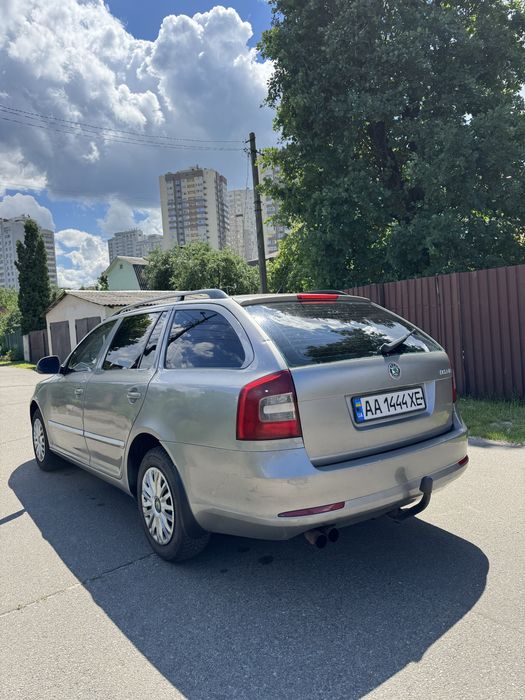 Skoda Octavia 2010 VIN TMBJM61Z0B2025979 фото оголошення 3 з 8