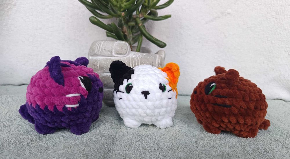 Kluskotek - kotek kluska na szydełku - biały mięciutki gniotek