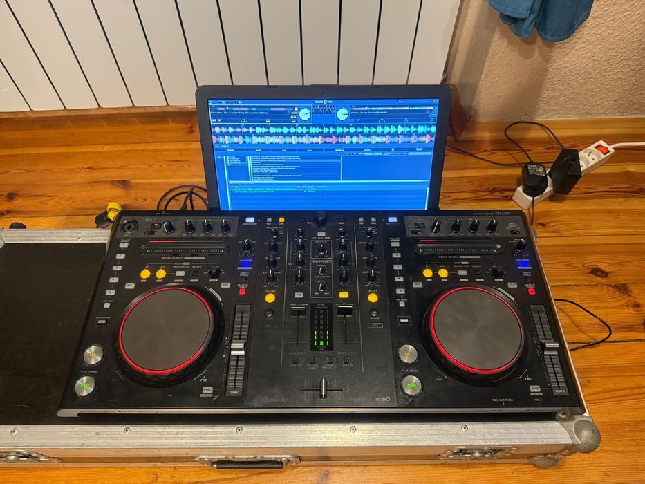 Pioneer DDJ- S1 kontroler DJ Konsola + Case