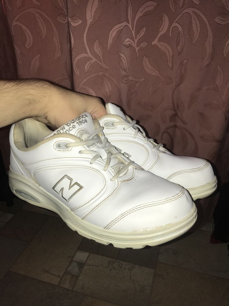 New Balance 812 400 .
